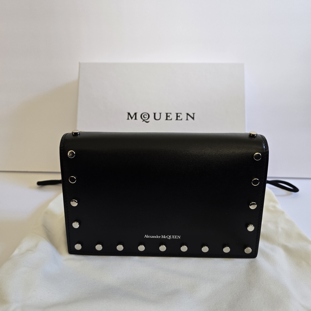 Alexander McQueen Skull Leather Crossbody Black - Picture 6 of 14